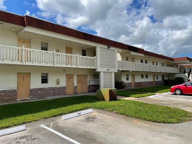 Building Photo - 4165 SW 67th Ave