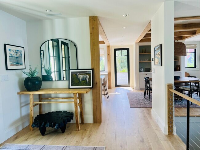 Foto del edificio - 156 Hines Point Rd