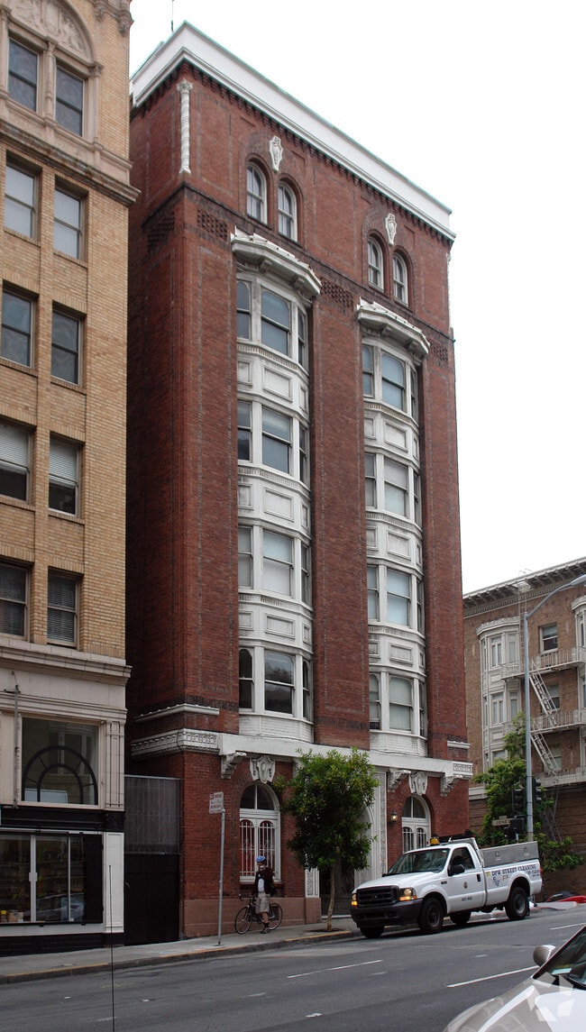 999 Bush St - Chismore Apartments