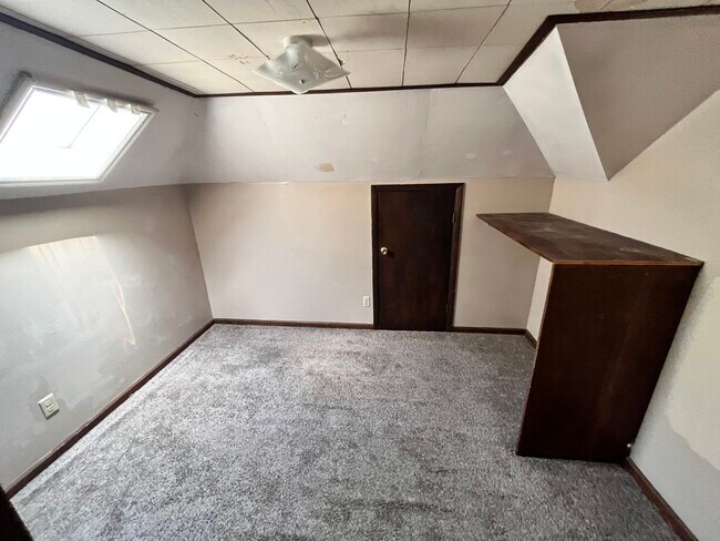 Building Photo - 165 Littleton St