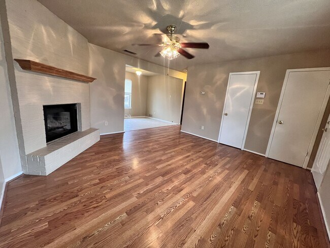 Foto del edificio - Great 3 bedroom in Killeen with washer and dryer connections and brand new carpet.
