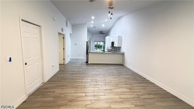Foto del edificio - 2413 Delta Ave N