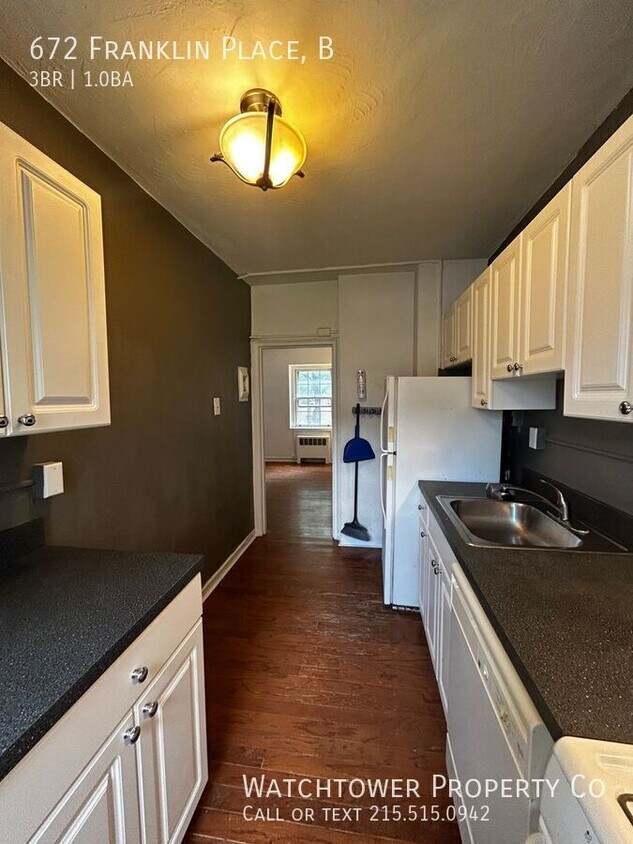 Foto principal - 672 Franklin Pl