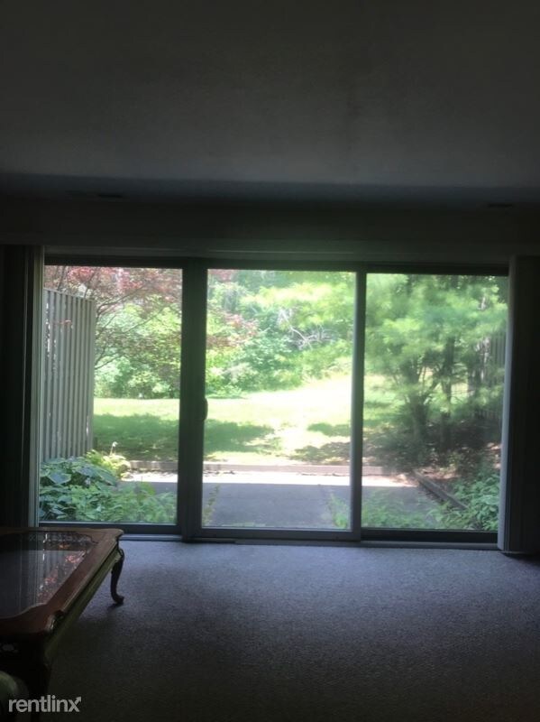 Building Photo - 3 br, 2.5 bath Condo - 3127 LAKEHAVEN DR