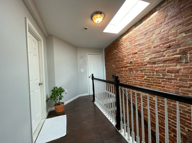 Building Photo - 2206 E Fayette St