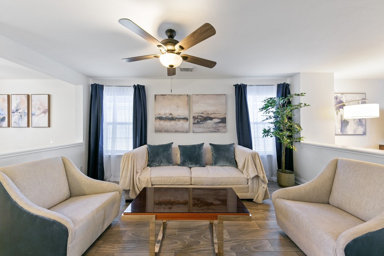 Foto principal - 2651 Skyview Shadows Ct