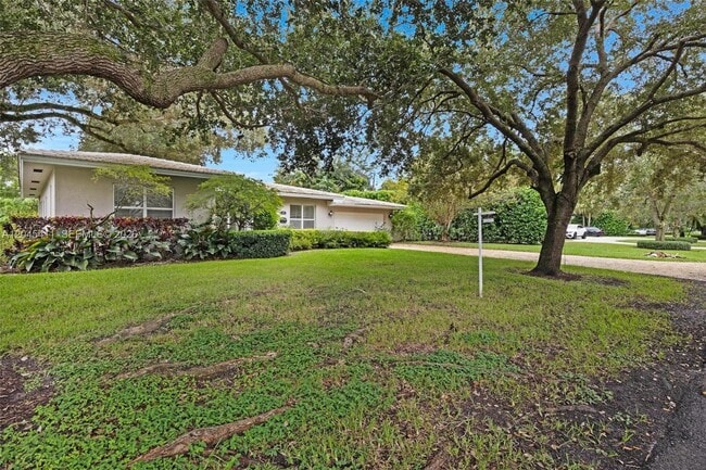 Photo - 1246 Algardi Avenue, Coral Gables, FL 33146 - 1108 House