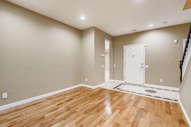 Building Photo - Stylish 3-Bedroom 2-story Home in Henderson!