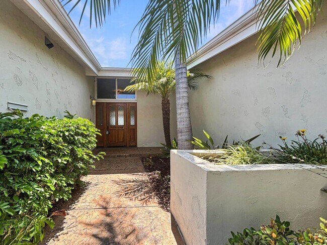 Foto del edificio - Gorgeous 3BD/2BA House in Pacific Beach W/...