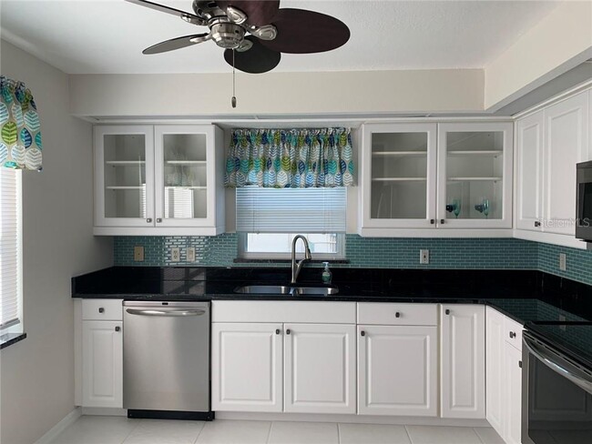 Building Photo - 5800 Sabal Trace Dr