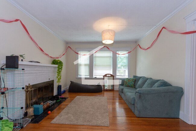 Foto del edificio - 64 Greycliff Rd