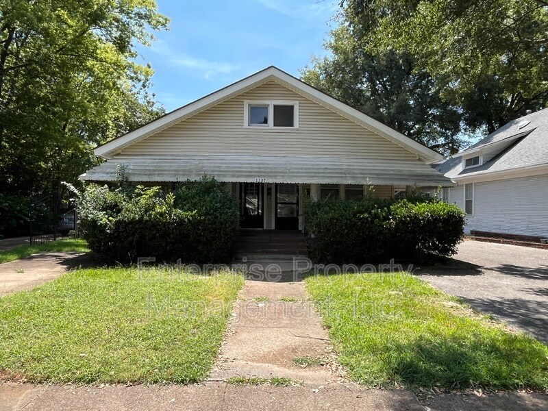 Photo - 2187 Court