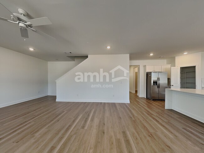 Foto del edificio - 425 Hickory Pointe Rd