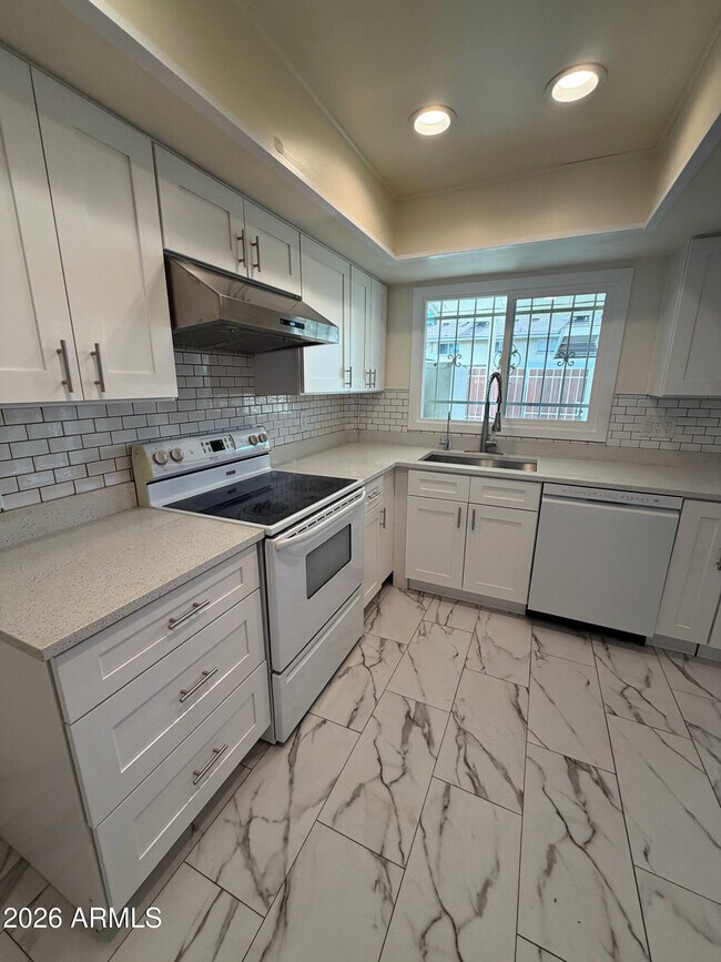 Foto del edificio - 1657 W Hazelwood St