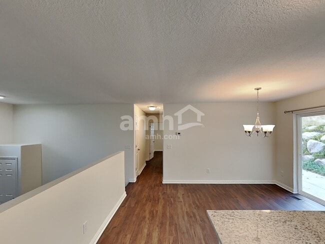 Foto del edificio - 3327 N 1050 E