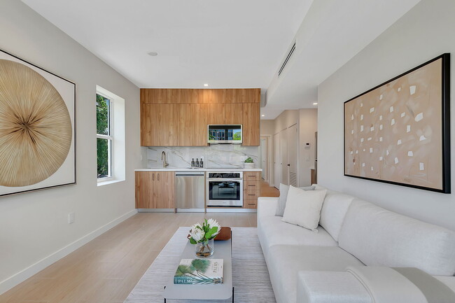 Foto del edificio - 1840 SW 22nd Ter