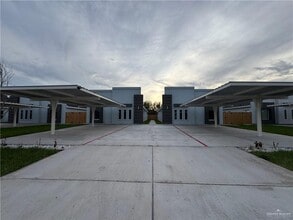 Building Photo - 16 Valle Vista St