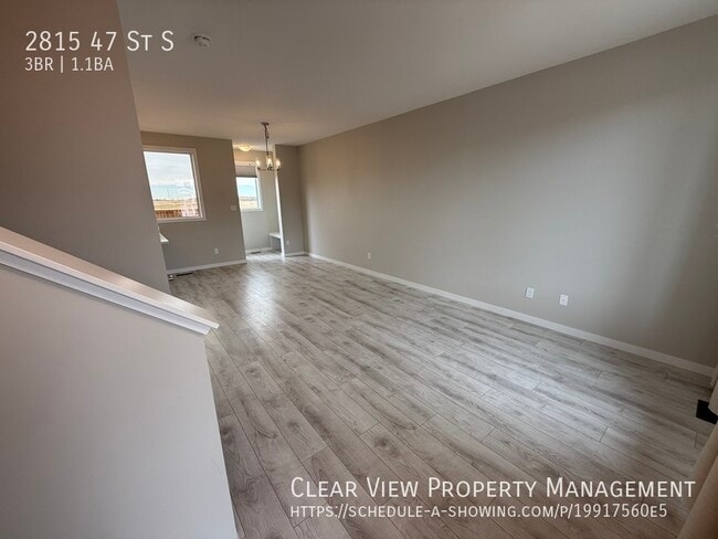 Building Photo - ? Fully fenced 3-bed, 1.5-bath townhouse in South Lethbridge with Central AC !!