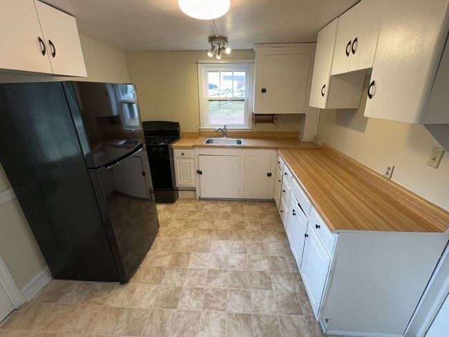 Building Photo - Semi Detached