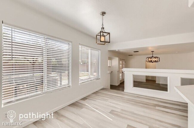 Building Photo - 4 br, 2.5 bath House - 15553 W Ventura St ...