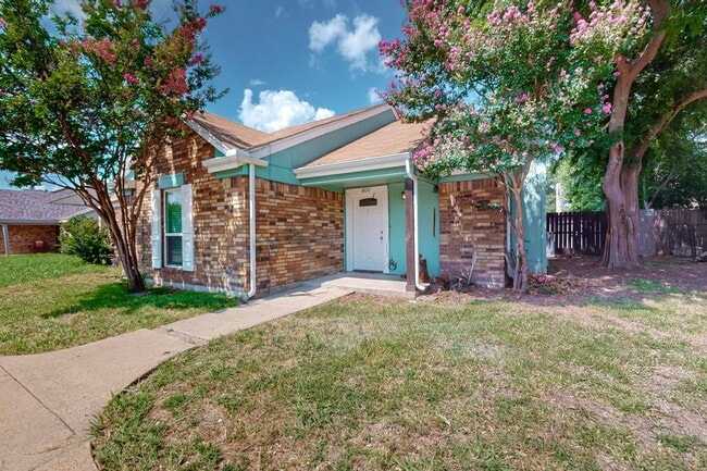 Cozy & Charming Duplex Retreat – Pet-Frien... - Cozy & Charming Duplex Retreat – Pet-Frien... House