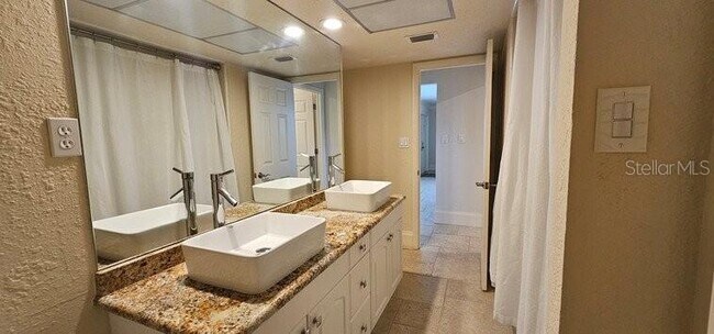 Building Photo - 2871 Coral Way