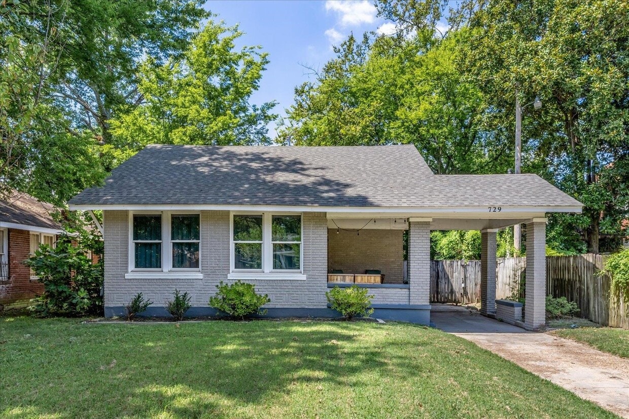 Foto principal - 729 N Willett St