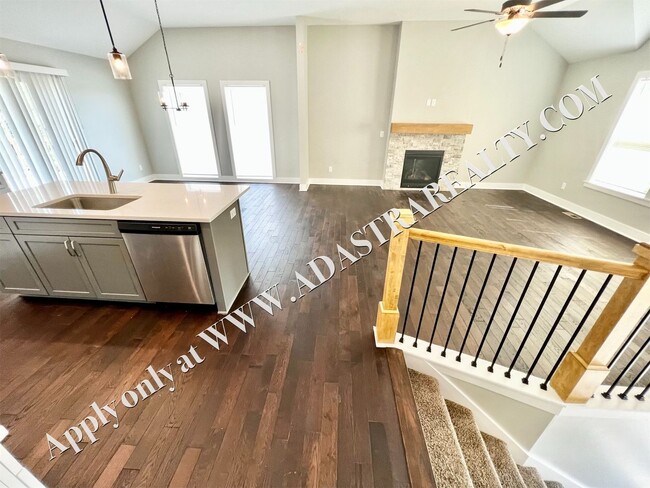 Building Photo - Beautiful Home in Independence-Available N...