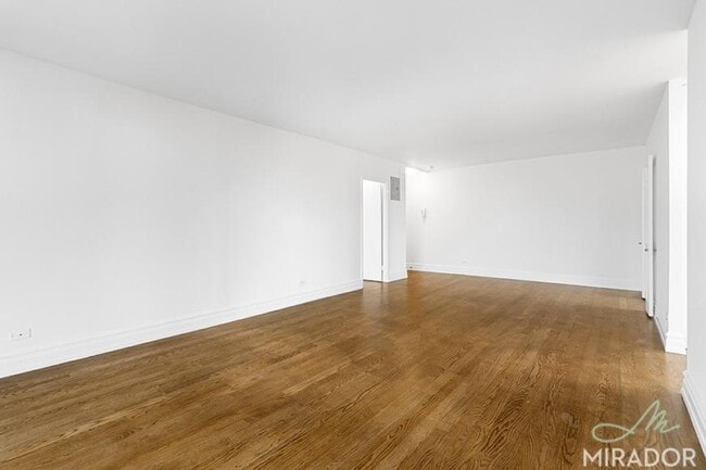 Building Photo - 3 bedroom in New York NY 10023