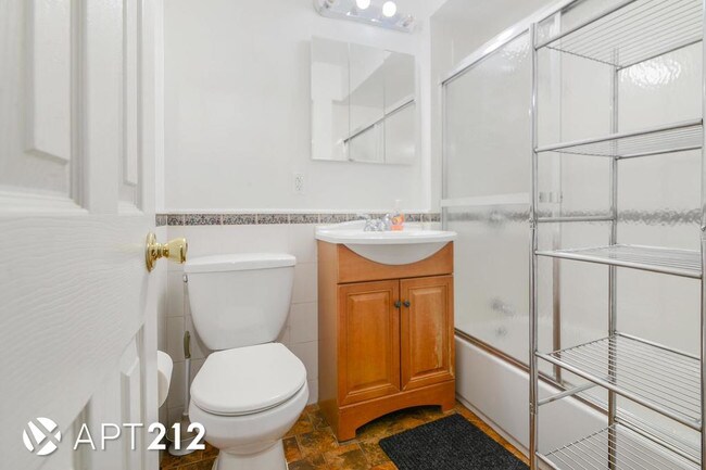 Foto del edificio - 247 E 33rd St