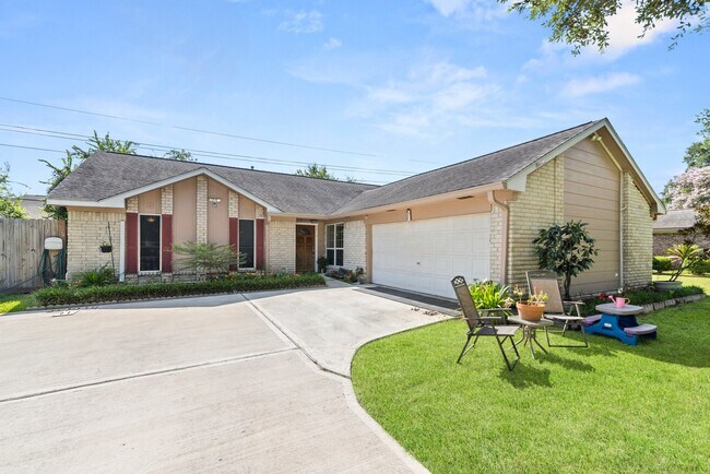 Foto del edificio - 4914 Tain Dr