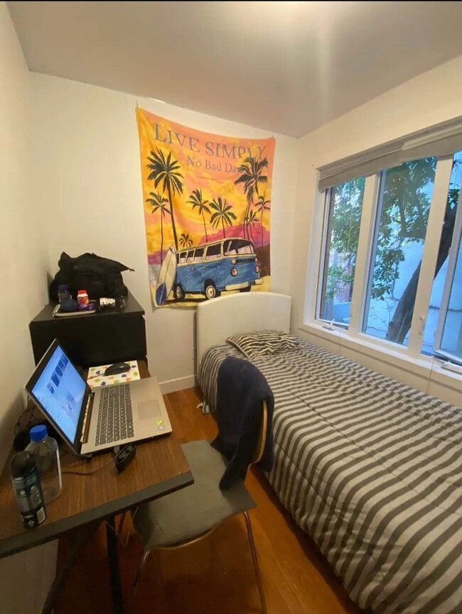 Photo du bâtiment - 3712 Av Coloniale