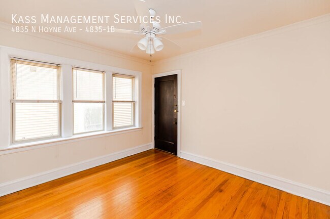 Foto del edificio - 4835 N Hoyne Ave