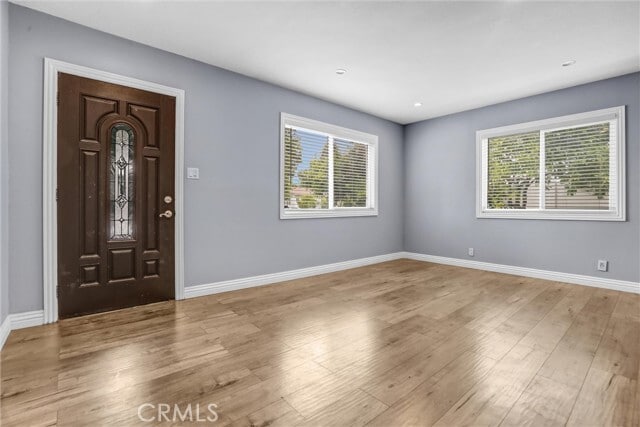 Building Photo - 5731 Lasaine Ave
