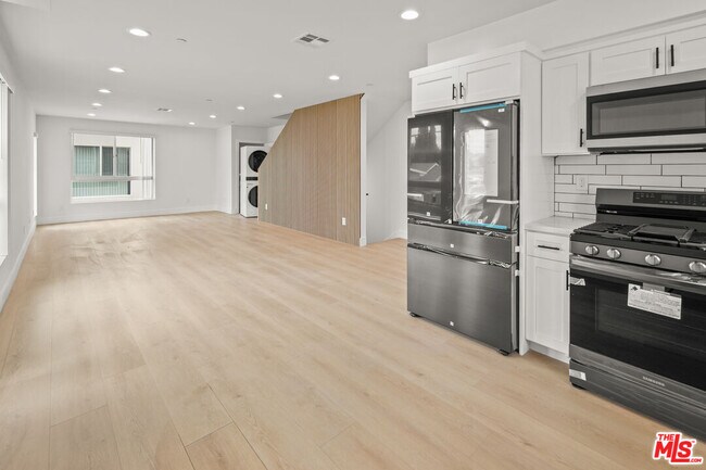 Foto del edificio - 2700 Fletcher Dr