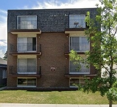 Building Photo - 923-923 3 Ave NW