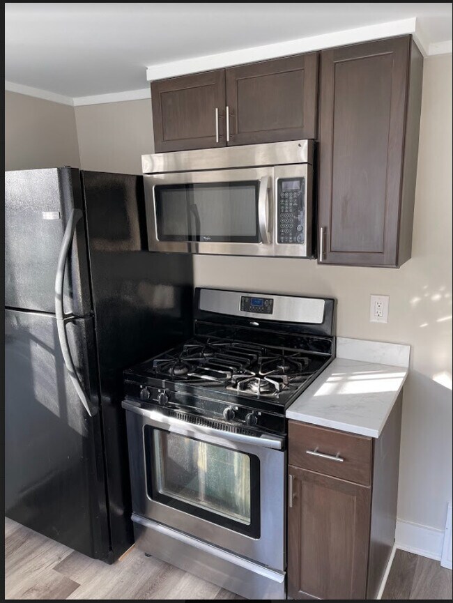 Foto del edificio - 491 Lawnview Ave