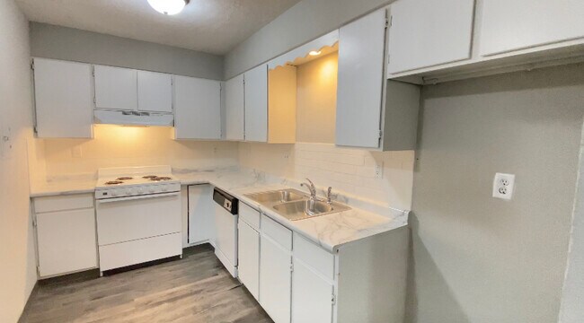 Cocina - Fontainebleau Apartments