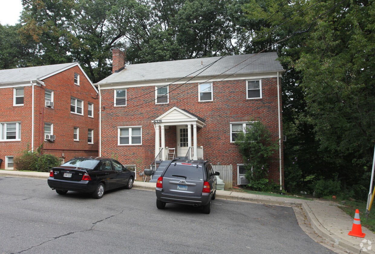 Building Photo - 8326 Roanoke Ave