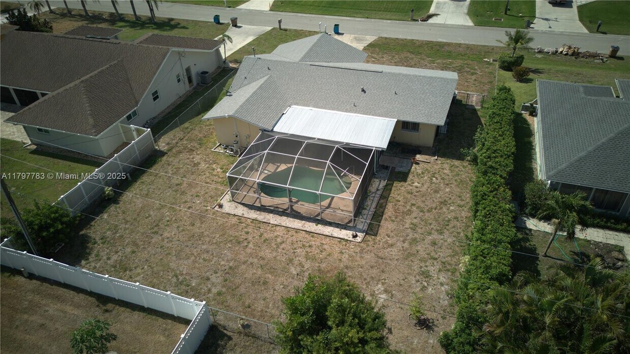 Foto principal - 915 SE 20th St