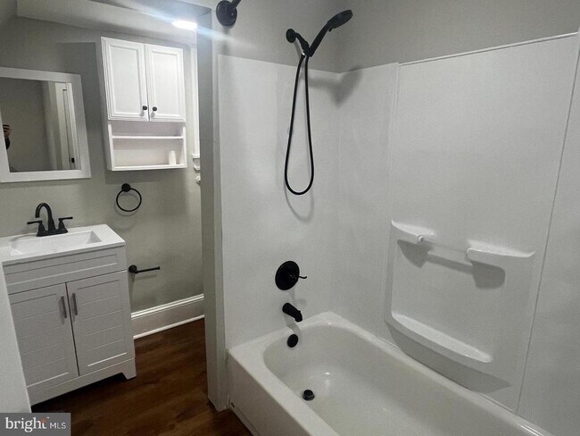 Foto del edificio - 1251 E Fletcher St