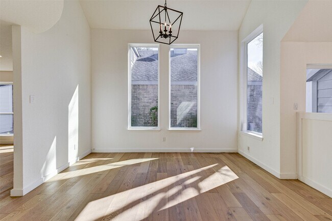 Building Photo - 5103 Austin St