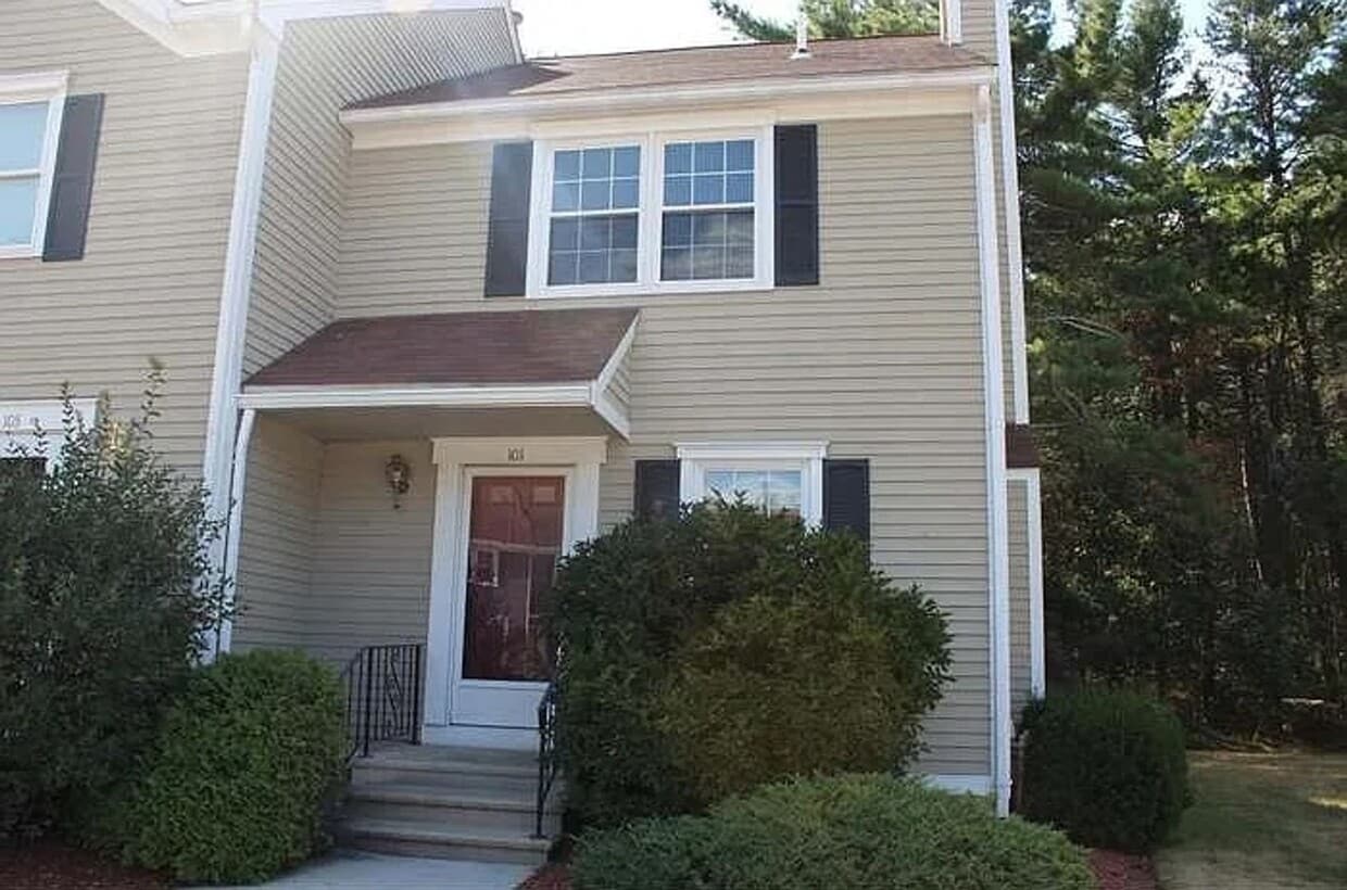 Primary Photo - Renovated Townhome in Prime Location