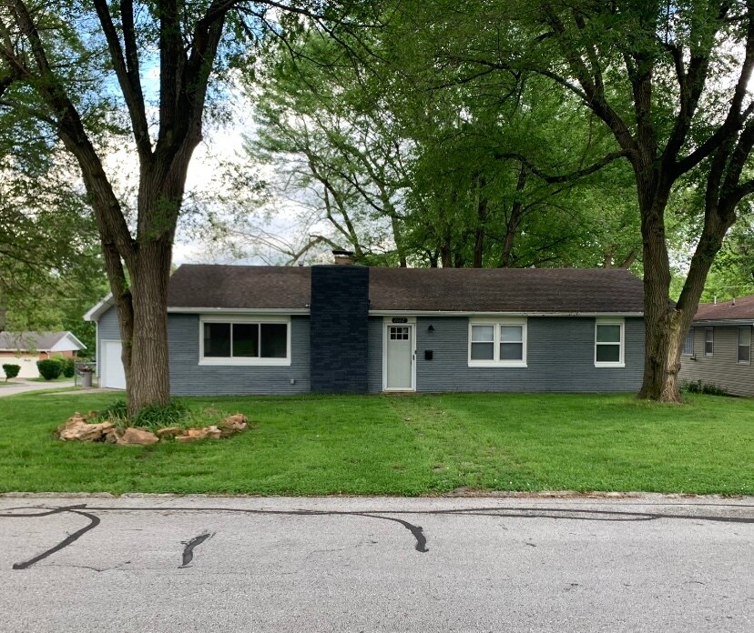 Primary Photo - 1602 S Estate Ave