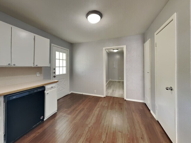 Foto del edificio - 2126 Ridgeway St