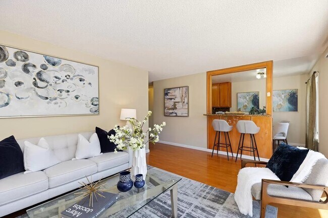 Building Photo - 2755 Country Dr