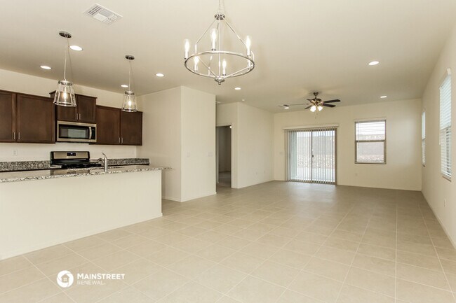 Building Photo - 7045 W Hedge Rose Dr