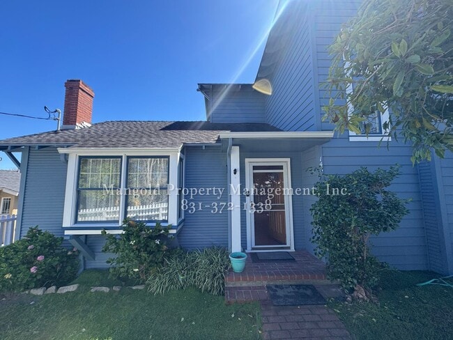 Building Photo - 4 Bedroom Ocean View Home with Private Balcony & Deck