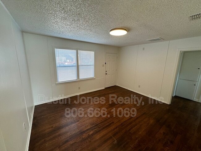 Building Photo - 2519 1st Pl