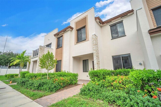 Foto del edificio - 21443 NE 2nd Ct